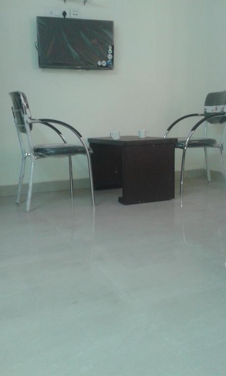 Charanpahari Hotel Nuova Delhi Esterno foto