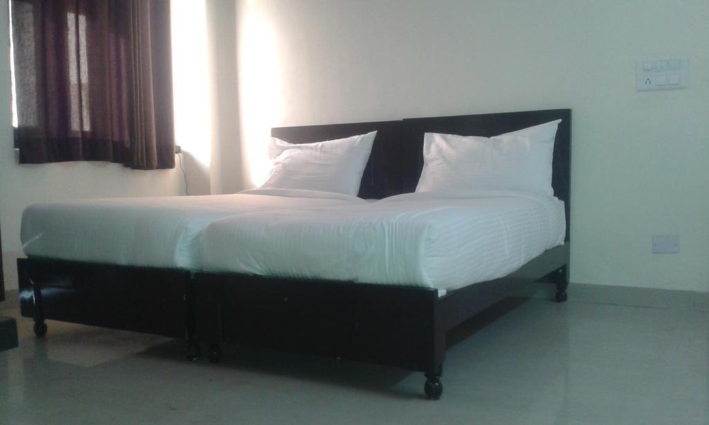 Charanpahari Hotel Nuova Delhi Camera foto