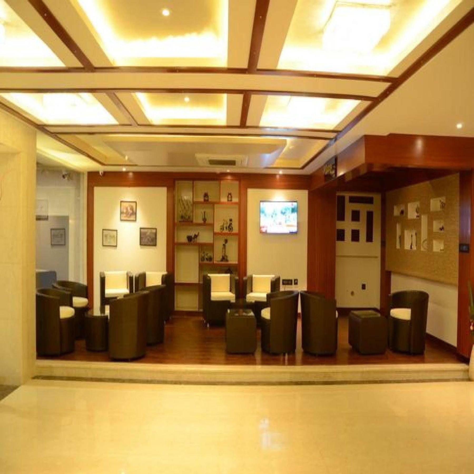 Charanpahari Hotel Nuova Delhi Esterno foto